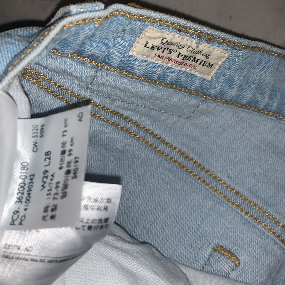 LEVIS JEANS ‼️ - Picture 4 of 5